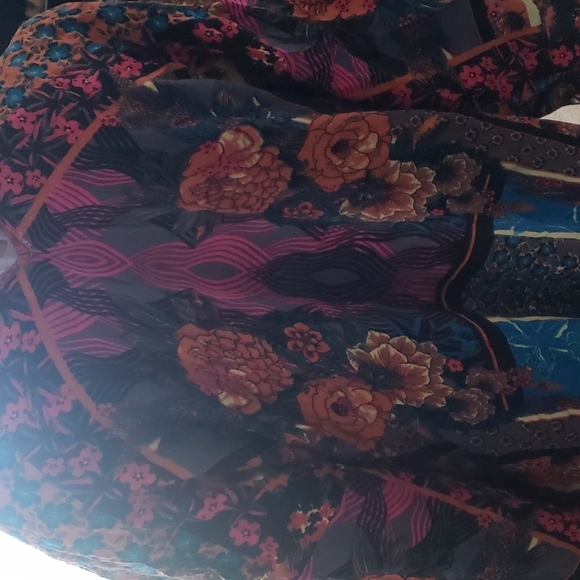 Chelsea & Violet s vivid colors bold garden scene Aztec embroidered trim d… - Picture 4 of 13